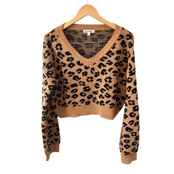 Wild Honey Leopard Print Crop V Neck Sweater- Size Medium - Picture 1 of 4
